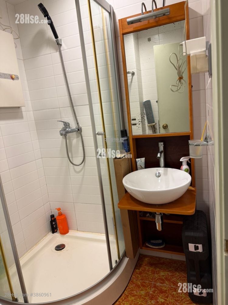 Park Royale Sell 3 Bedrooms 656 ft²
