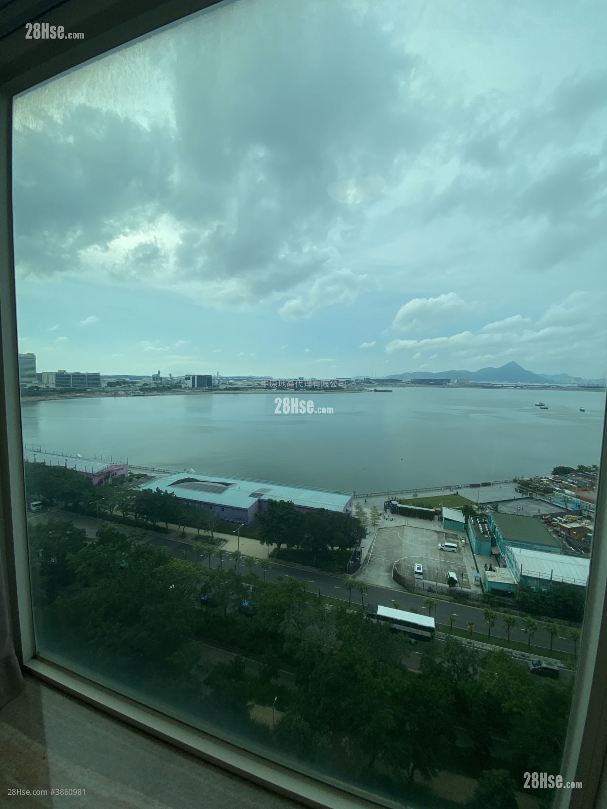 蓝天海岸 租盘 2 房 , 1 浴室 568 平方尺