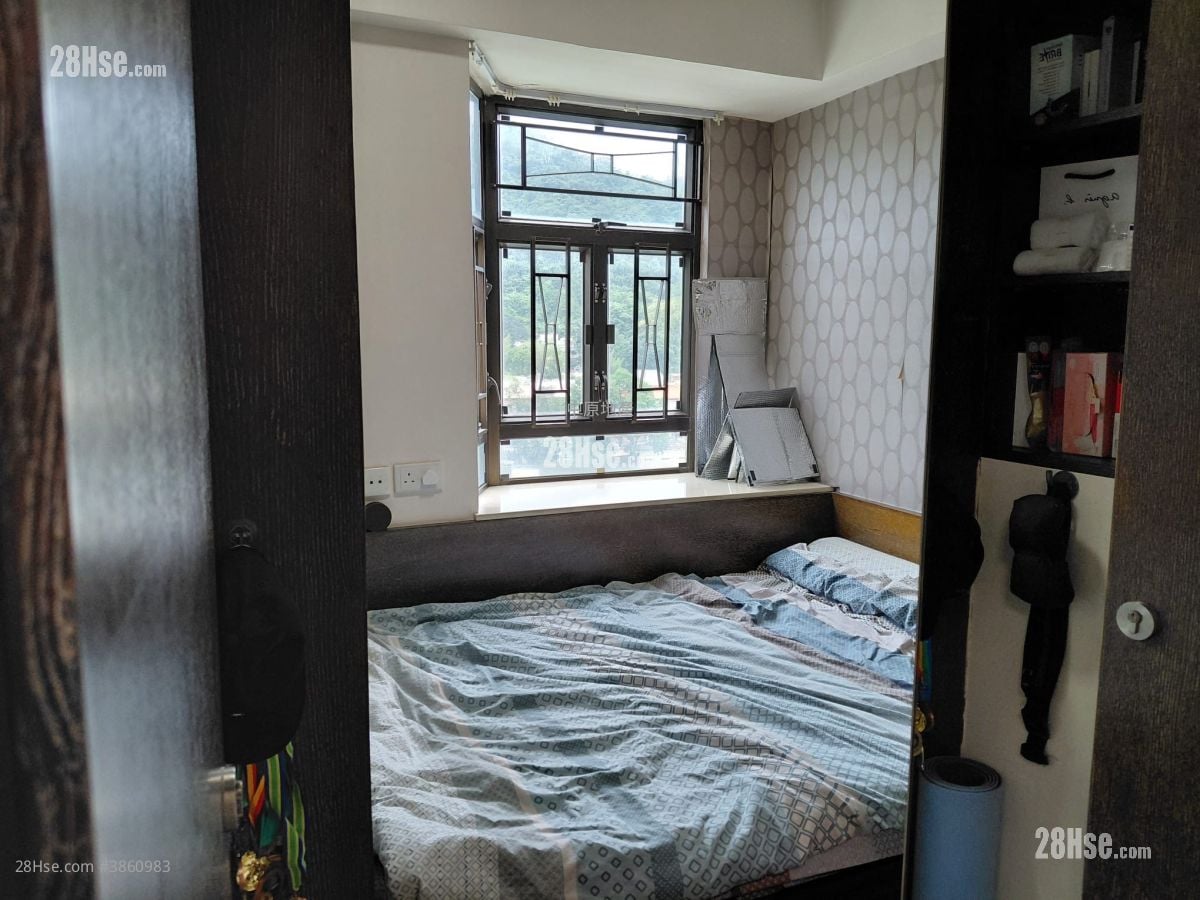 Wai Wah Centre Sell 2 Bedrooms , 1 Bathroom 358 ft²
