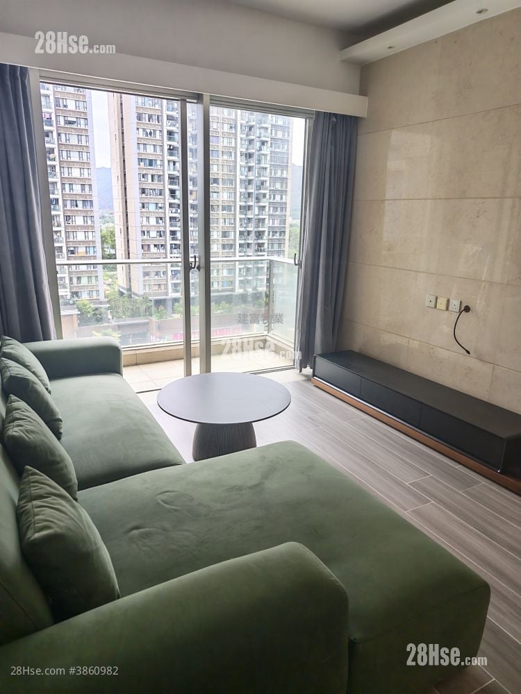 La Grove Rental 814 ft²