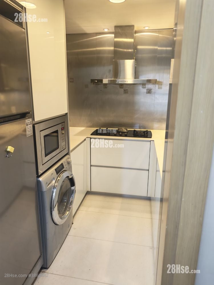 La Grove Rental 814 ft²