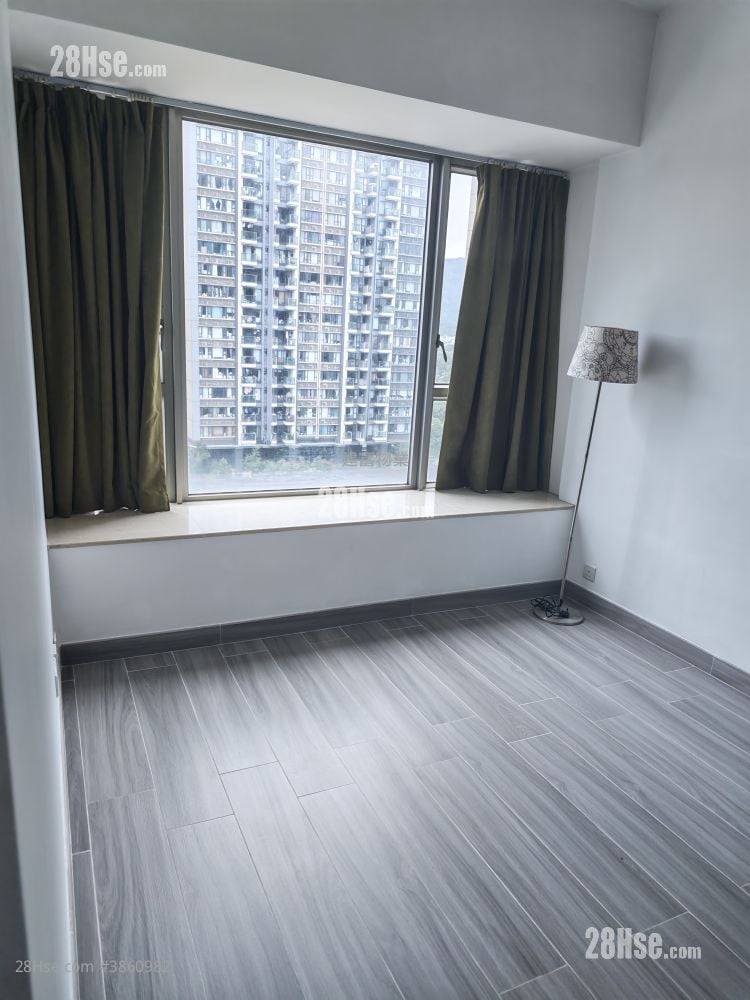 La Grove Rental 814 ft²