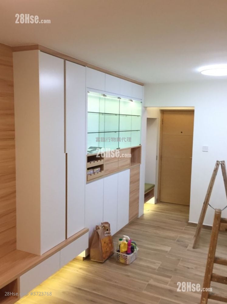 Yue On Court Sell 1 Bedroom , 1 Bathroom 469 ft²