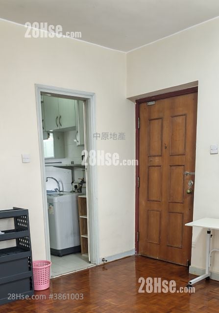 Fanling Town Center Sell 2 Bedrooms , 1 Bathroom 399 ft²