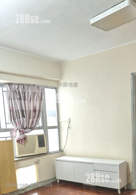 Fanling Town Center Sell 2 Bedrooms , 1 Bathroom 399 ft²