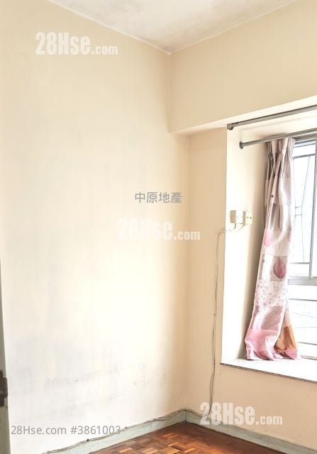 Fanling Town Center Sell 2 Bedrooms , 1 Bathroom 399 ft²