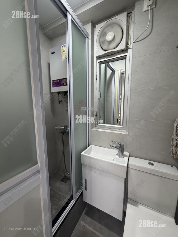 bathroom: Garden Rivera Sell 1 Bedroom , 1 Bathroom 242 ft²