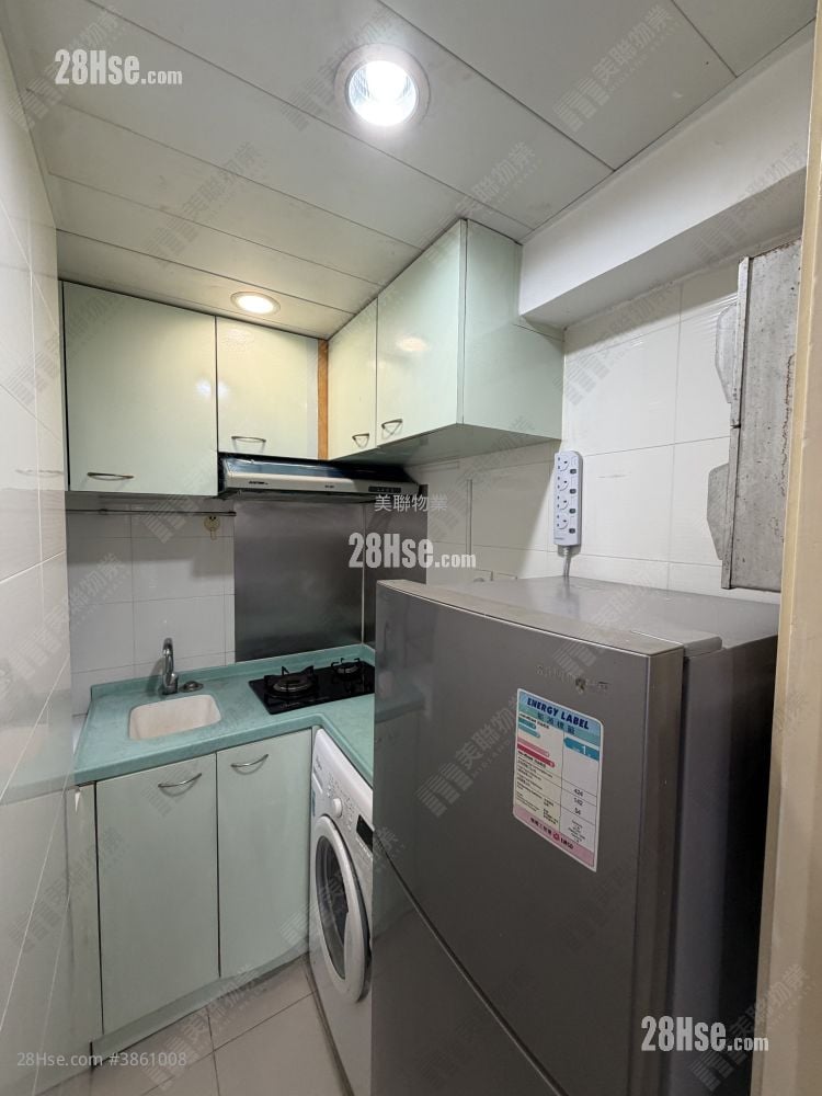 kitchen: Garden Rivera Sell 1 Bedroom , 1 Bathroom 242 ft²