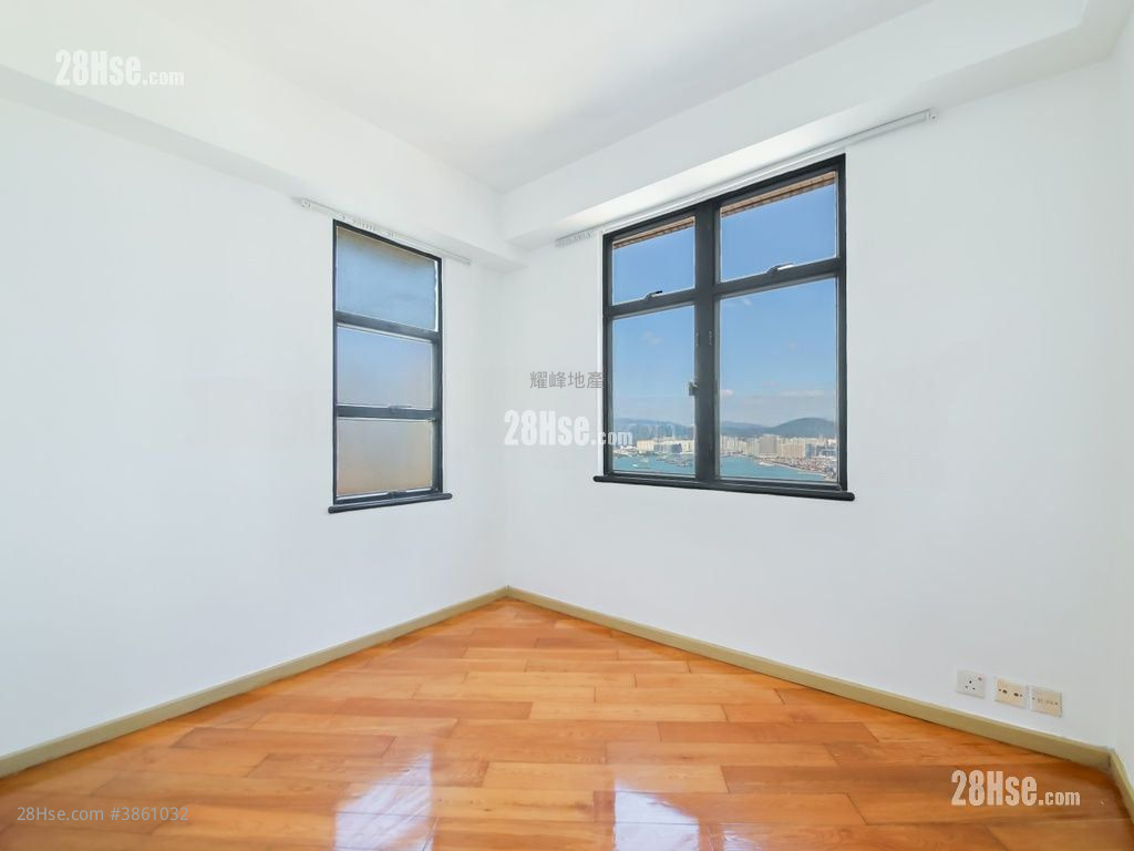 Scenic Heights Sell 2 Bedrooms , 1 Bathroom 597 ft²