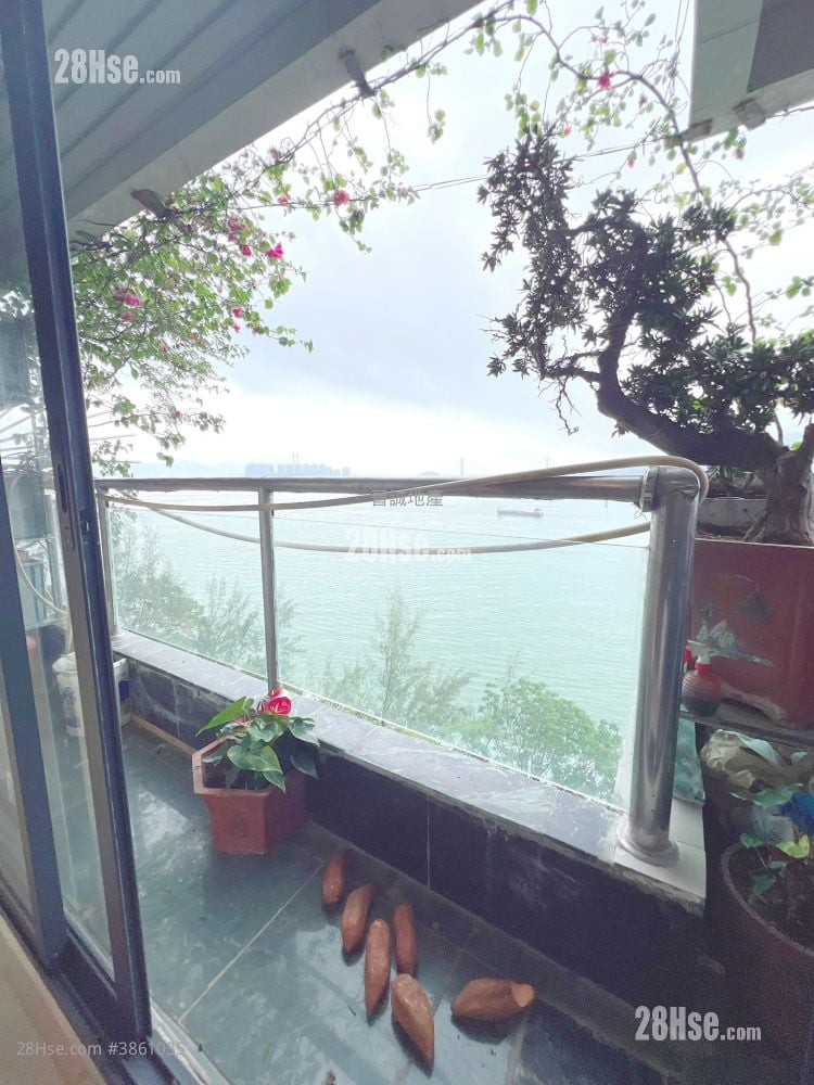 Hong Kong Garden Sell 4 Bedrooms , 3 Bathrooms 1,381 ft²