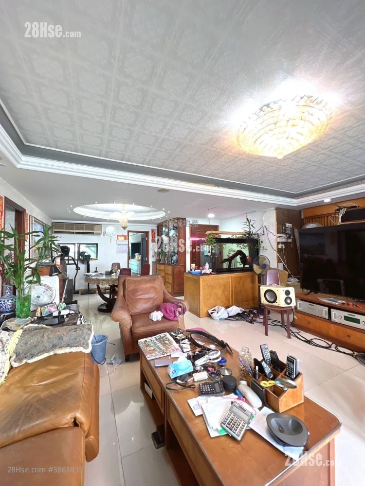 Hong Kong Garden Sell 4 Bedrooms , 3 Bathrooms 1,381 ft²