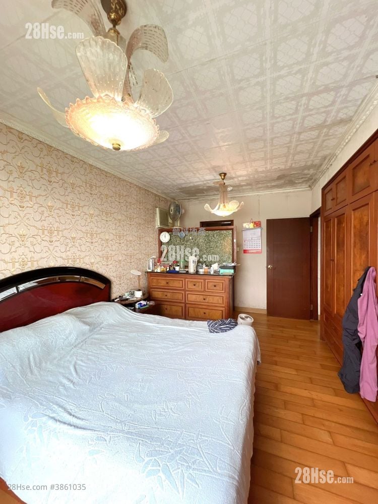 Hong Kong Garden Sell 4 Bedrooms , 3 Bathrooms 1,381 ft²