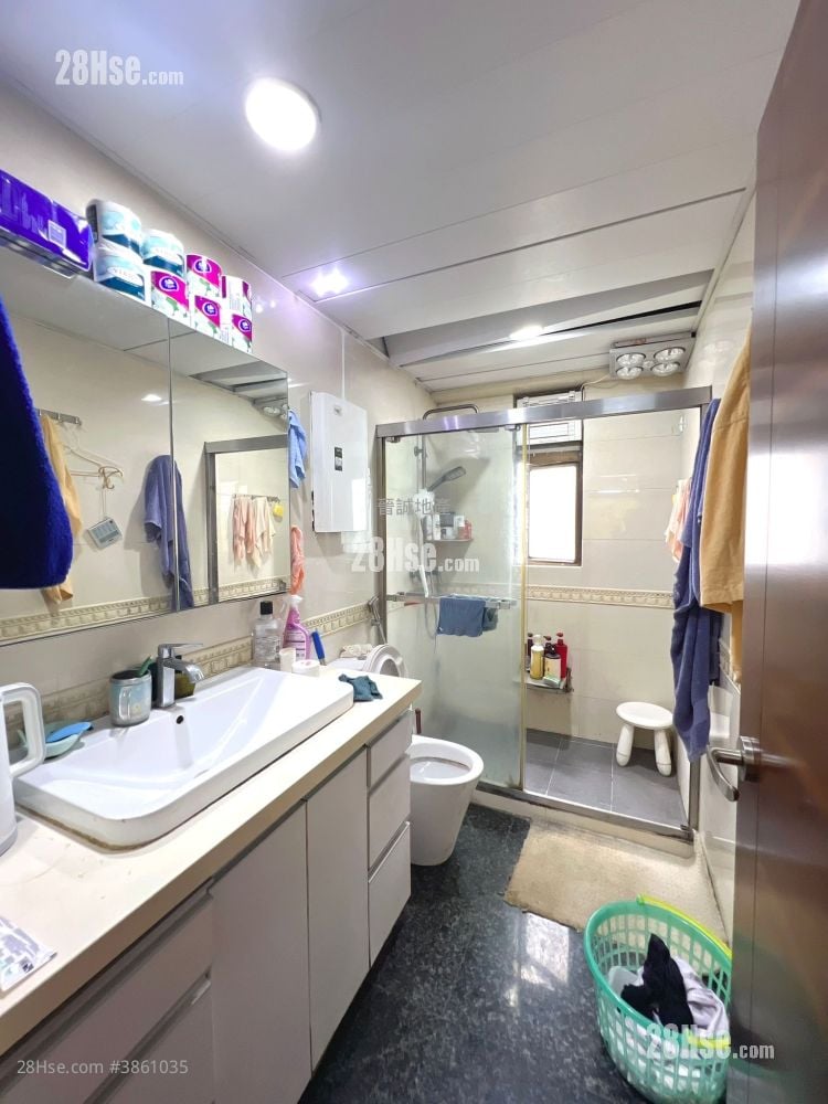 Hong Kong Garden Sell 4 Bedrooms , 3 Bathrooms 1,381 ft²