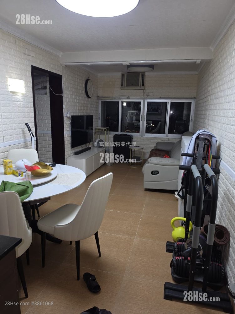 Kwong Yuen Estate Sell 3 Bedrooms , 1 Bathroom 598 ft²
