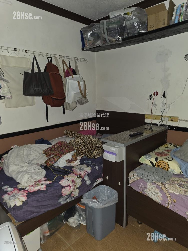 Kwong Yuen Estate Sell 3 Bedrooms , 1 Bathroom 598 ft²