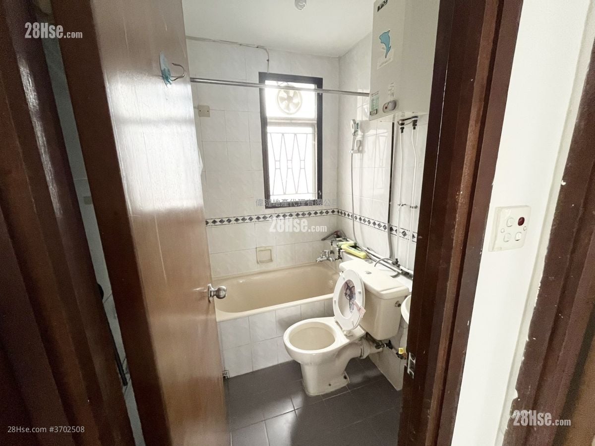 Village Rental 3 Bedrooms , 2 Bathrooms 700 ft²