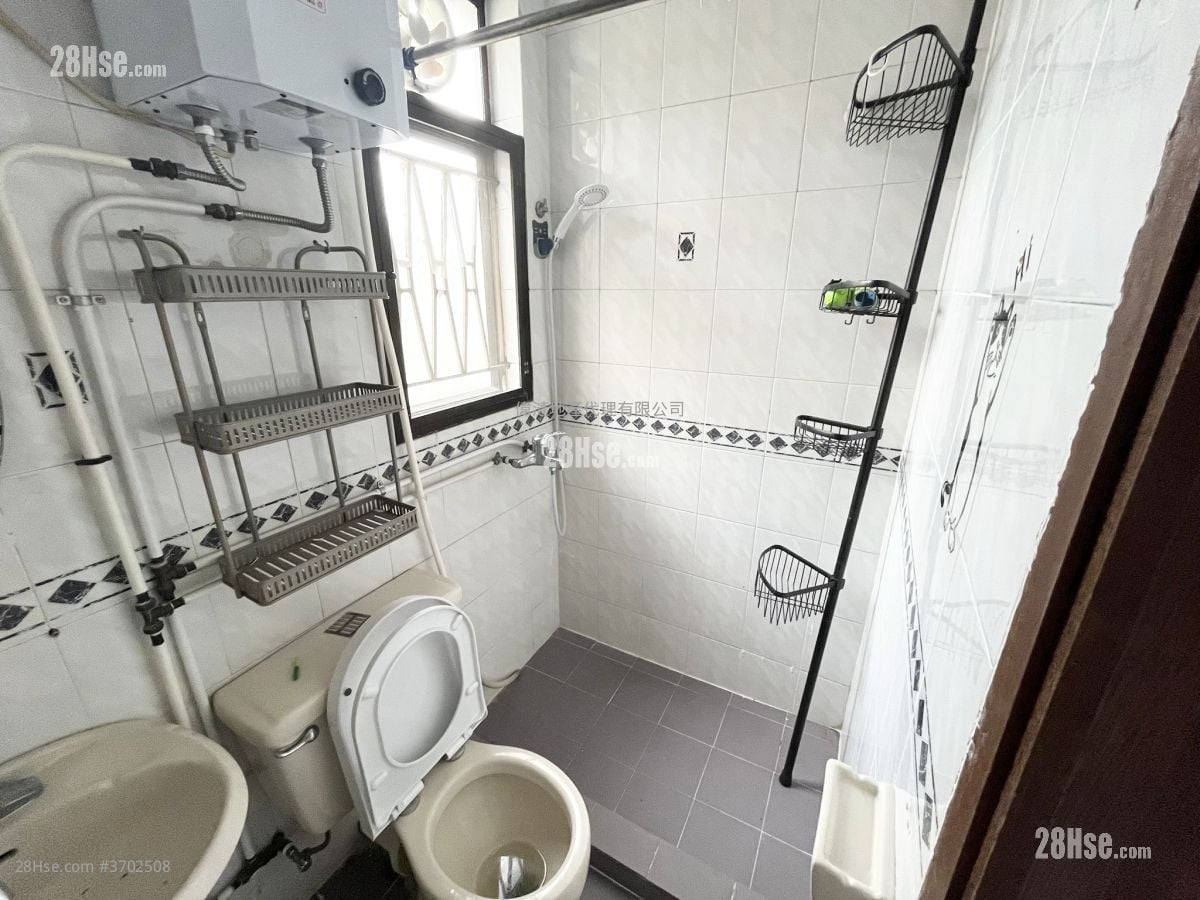 Village Rental 3 Bedrooms , 2 Bathrooms 700 ft²