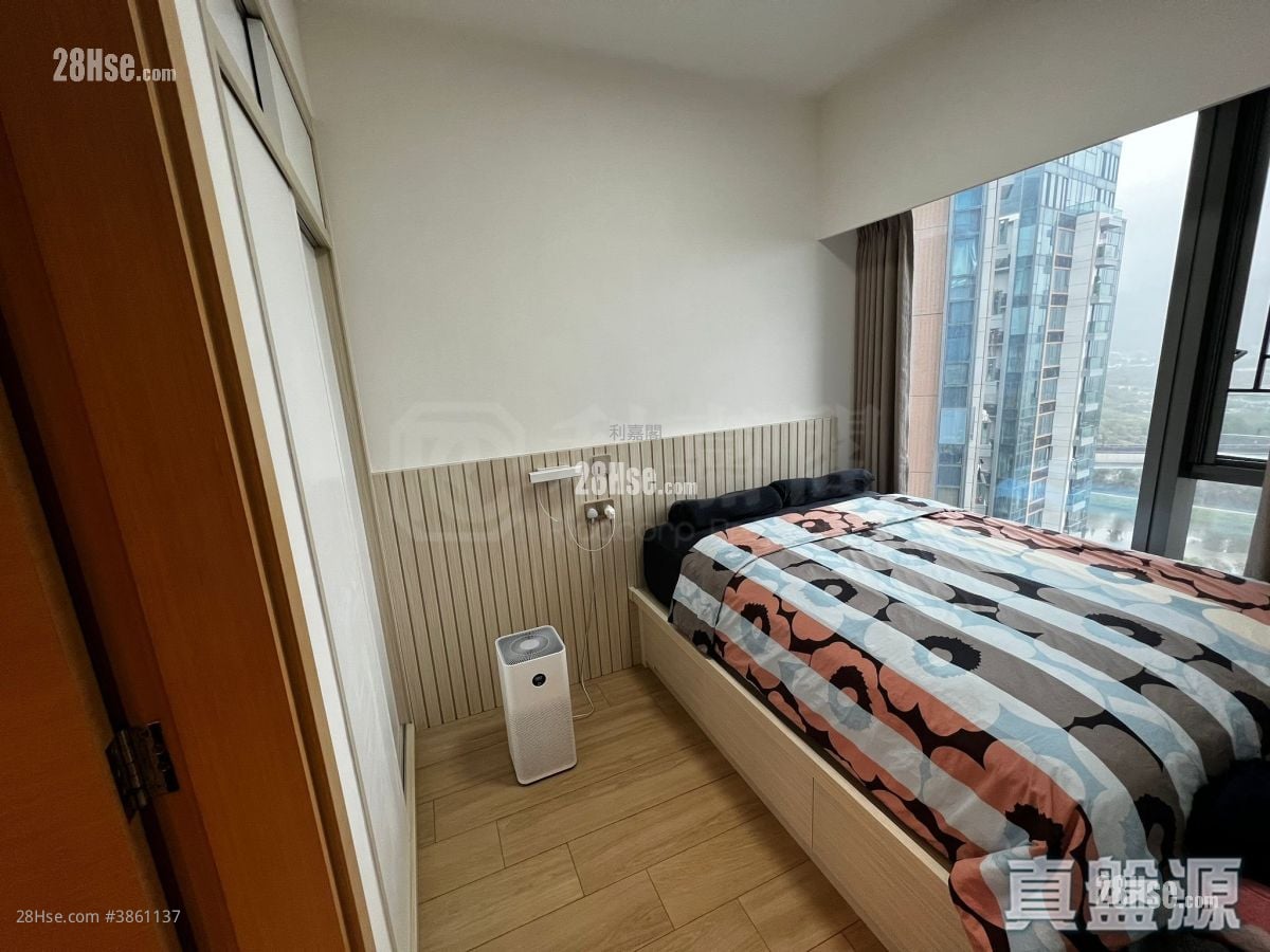 Riva Sell 4 Bedrooms 868 ft²