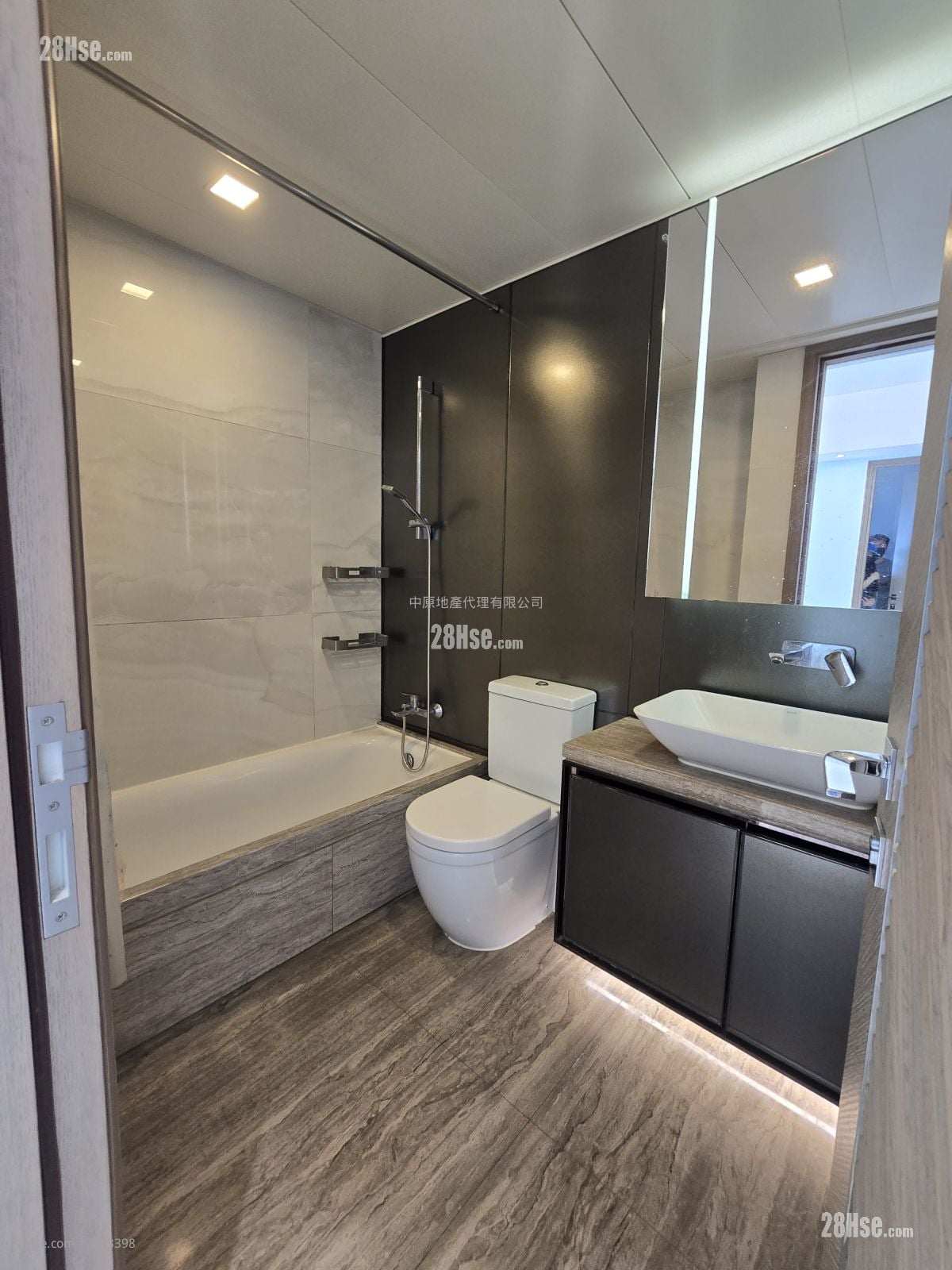Ocean Pride Sell 2 Bedrooms , 1 Bathroom 530 ft²
