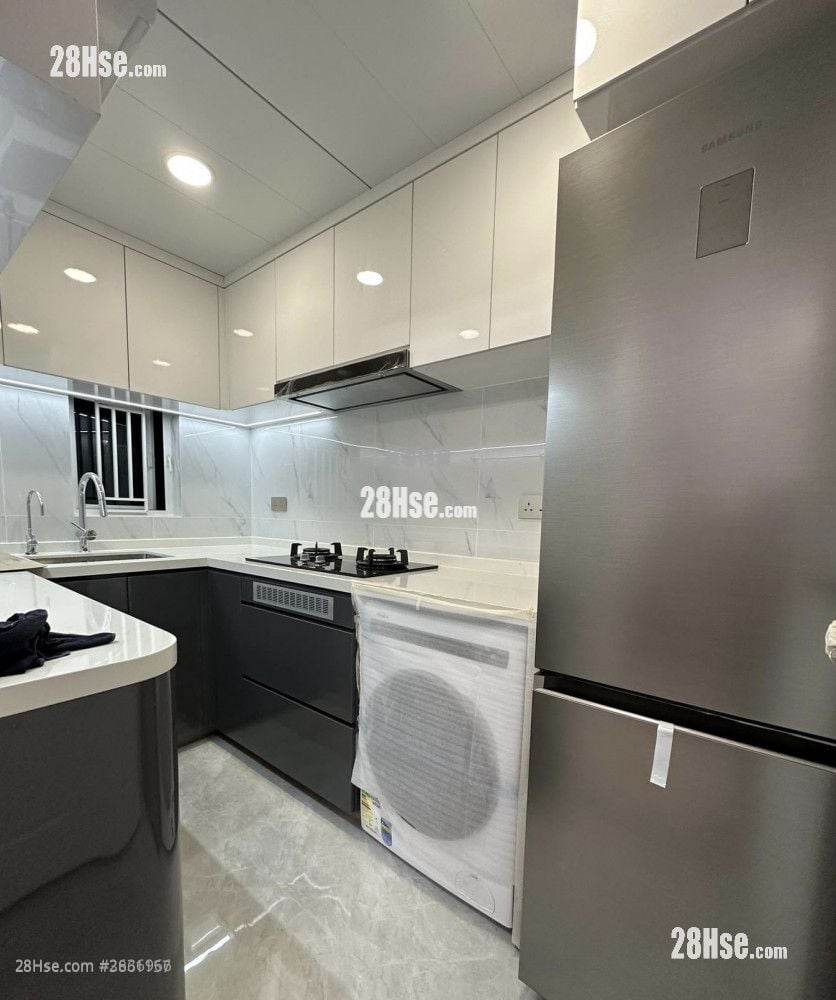 Tuen Mun Town Plaza Sell 2 Bedrooms 325 ft²