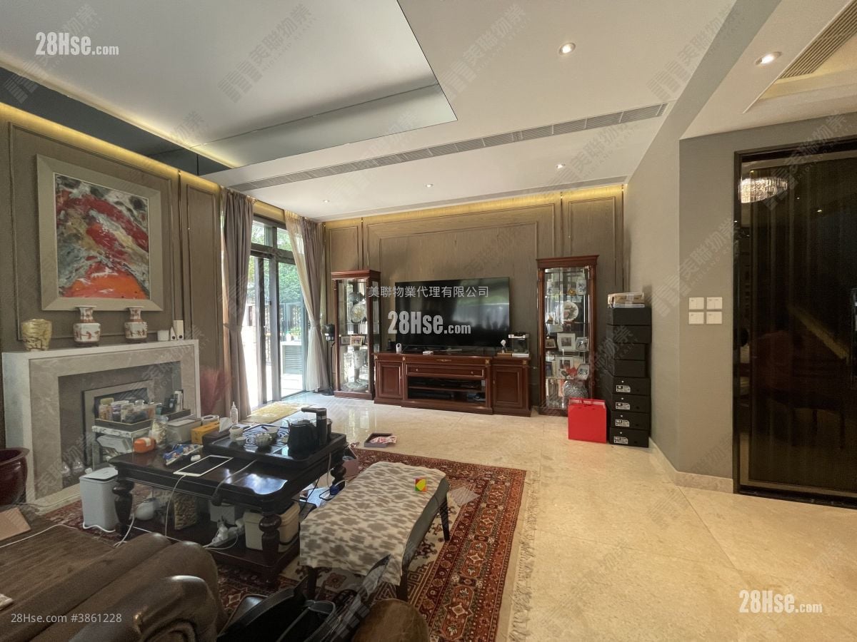 Ultima Rental 5+ Bedrooms , 3 Bathrooms 1,969 ft²