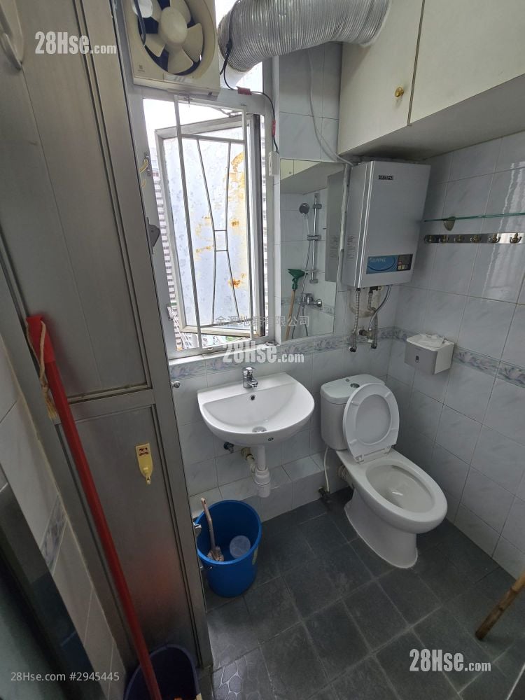 Tsz Oi Court Rental 2 Bedrooms , 1 Bathroom 401 ft²