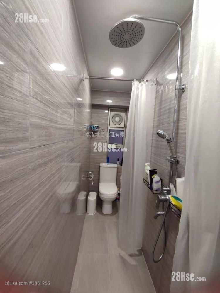 Luen Tak Apartments Rental 2 Bedrooms , 1 Bathroom 410 ft²