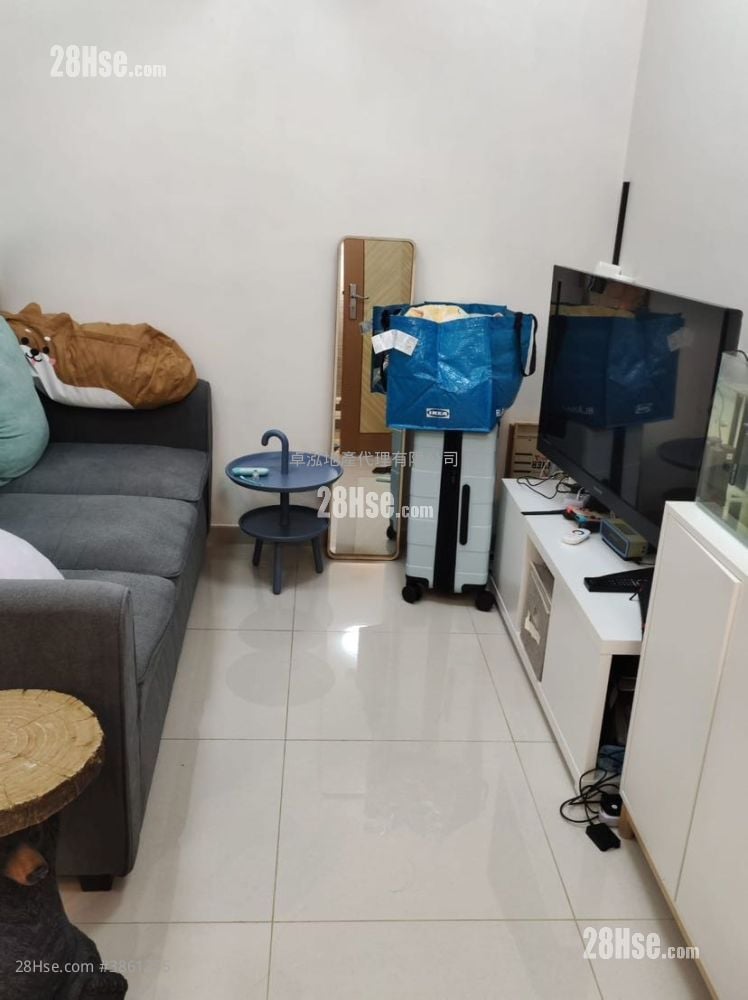 Luen Tak Apartments Rental 2 Bedrooms , 1 Bathroom 410 ft²