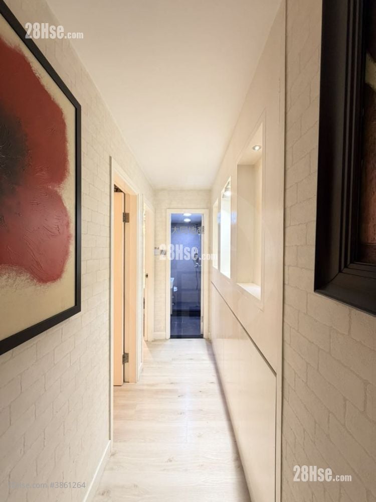Mei Foo Sun Chuen Sell 2 Bedrooms , 2 Bathrooms 670 ft²