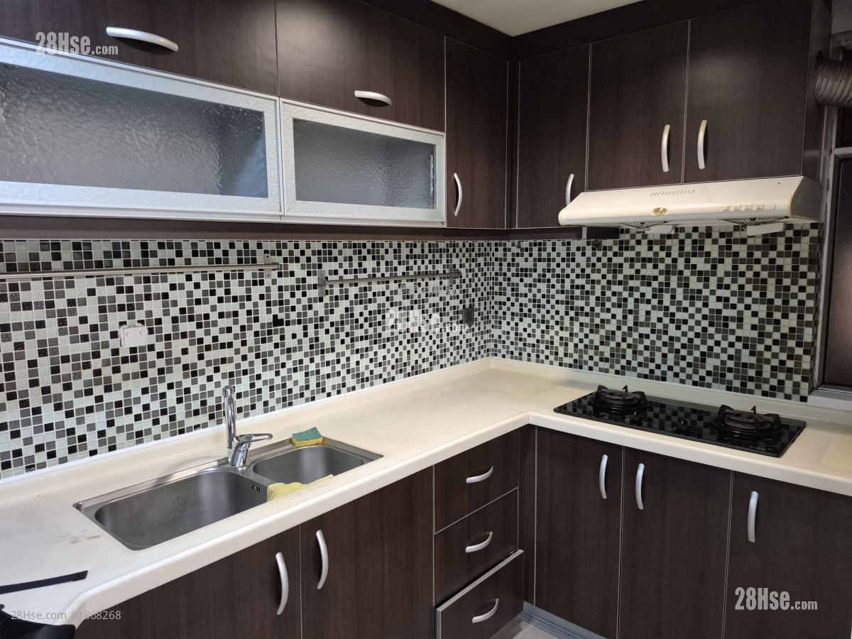 Sceneway Garden Rental 3 Bedrooms , 2 Bathrooms 720 ft²
