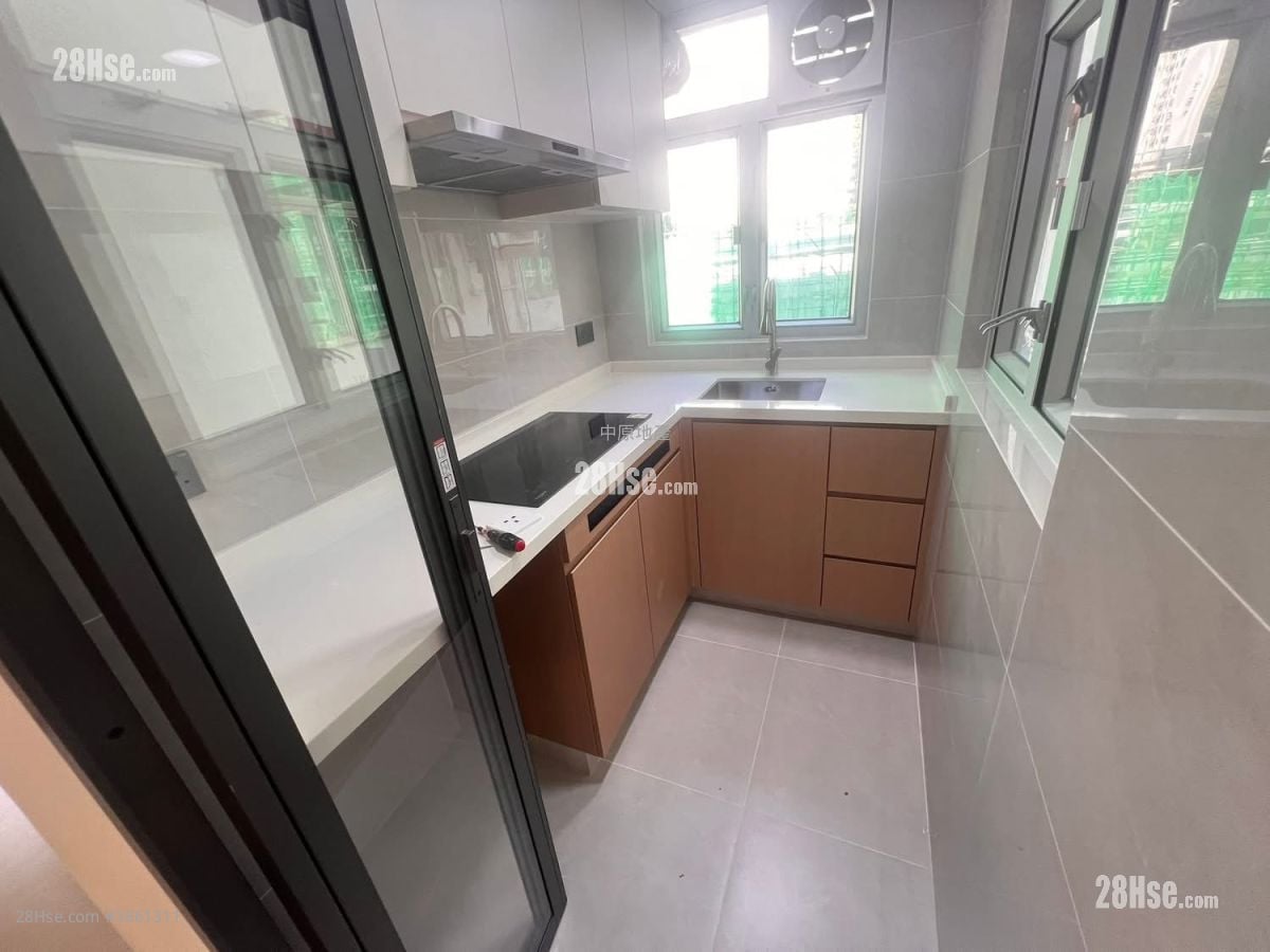 Kam Men Mansion Sell 2 Bedrooms , 1 Bathroom 378 ft²
