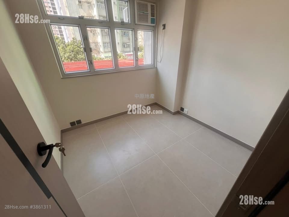 Kam Men Mansion Sell 2 Bedrooms , 1 Bathroom 378 ft²