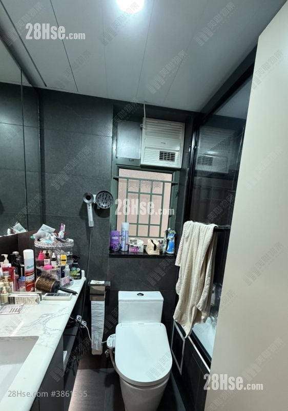 Residence Oasis Sell 3 Bedrooms , 2 Bathrooms 745 ft²