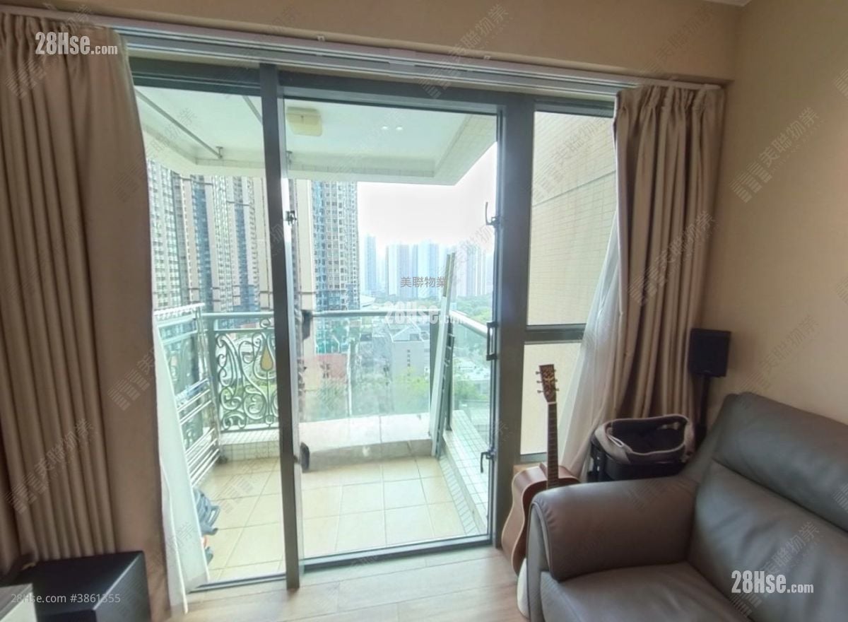Residence Oasis Sell 3 Bedrooms , 2 Bathrooms 745 ft²