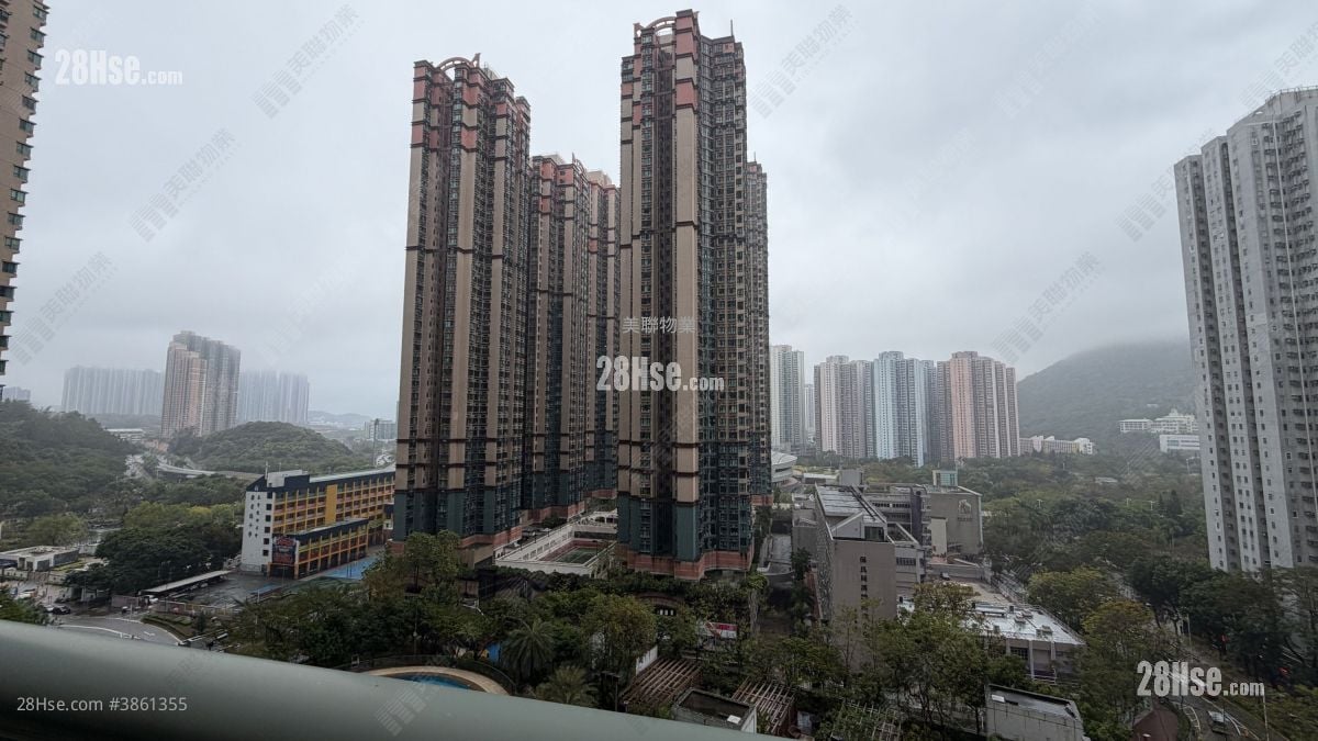 Residence Oasis Sell 3 Bedrooms , 2 Bathrooms 745 ft²