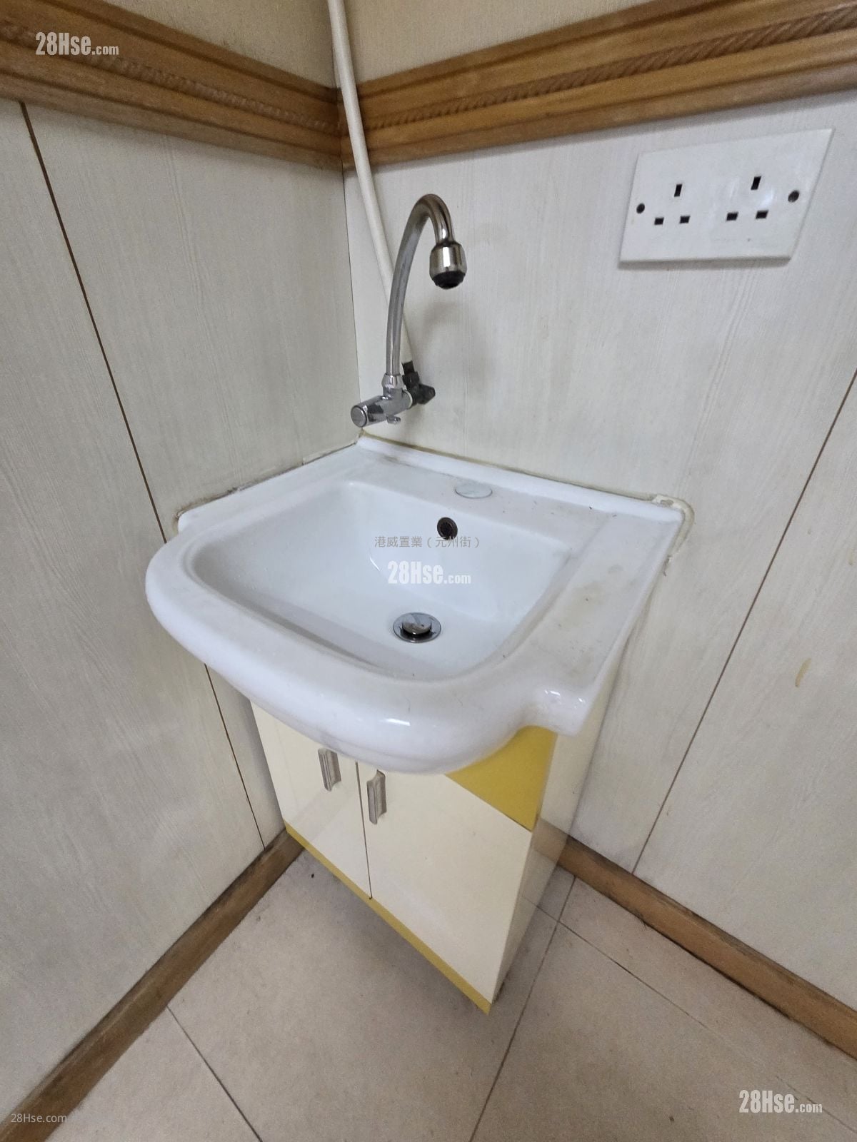 Smiling Plaza Rental