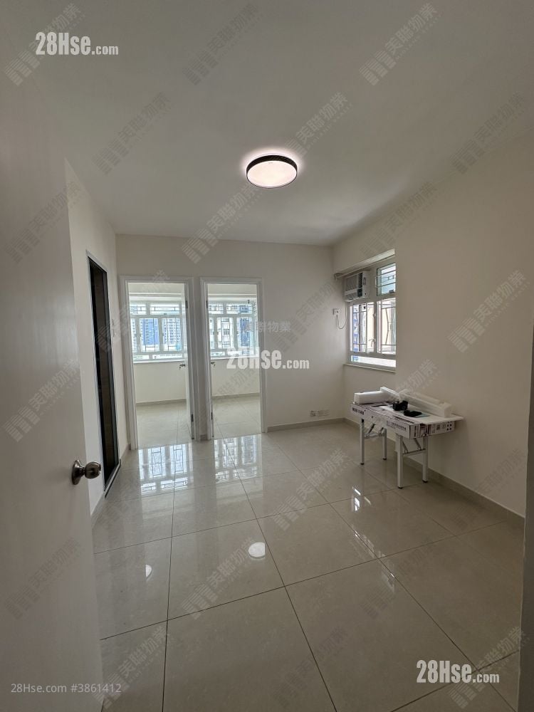 Kai Hei Land Building Sell 2 Bedrooms , 1 Bathroom 316 ft²