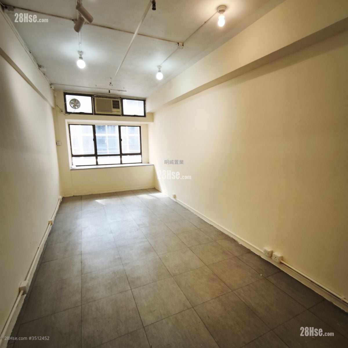 Pakpolee Commercial Centre Rental Studio