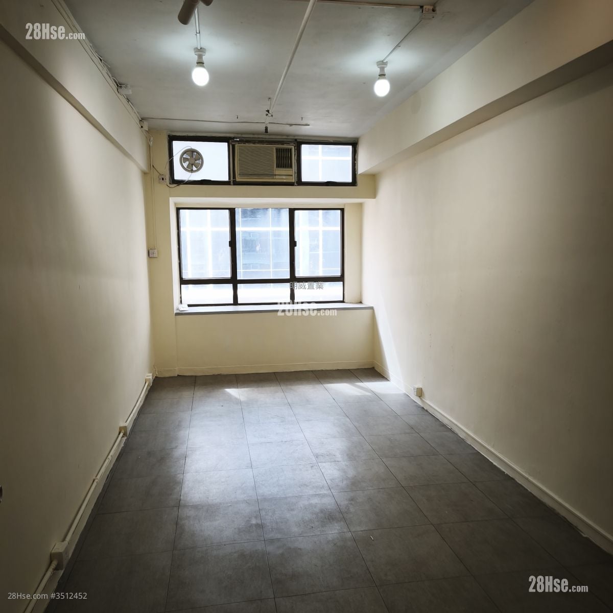 Pakpolee Commercial Centre Rental Studio