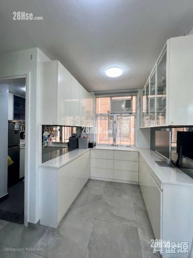 Amoy Gardens Sell 2 Bedrooms 390 ft²