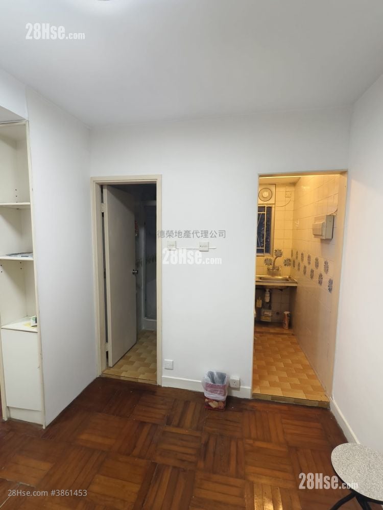 Golden Mansion Rental 1 Bedroom 254 ft²