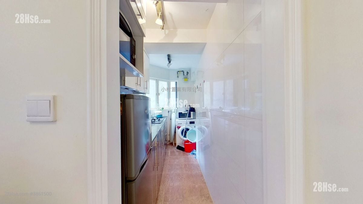 kitchen: Lilian Court Rental 1 Bedroom , 1 Bathroom 333 ft²