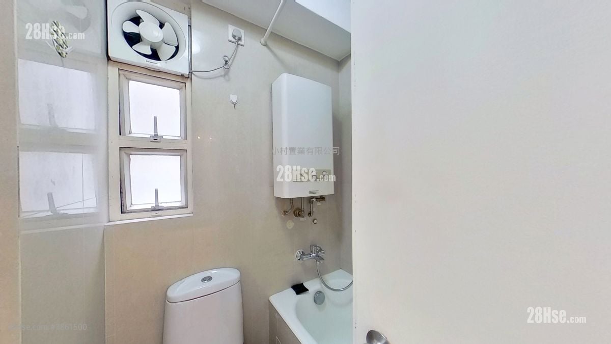 bathroom: Lilian Court Rental 1 Bedroom , 1 Bathroom 333 ft²