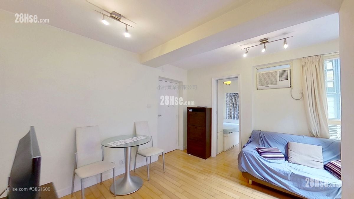 living room: Lilian Court Rental 1 Bedroom , 1 Bathroom 333 ft²