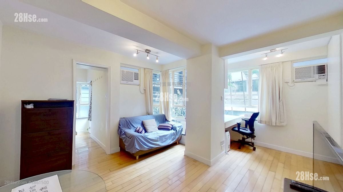 living room: Lilian Court Rental 1 Bedroom , 1 Bathroom 333 ft²