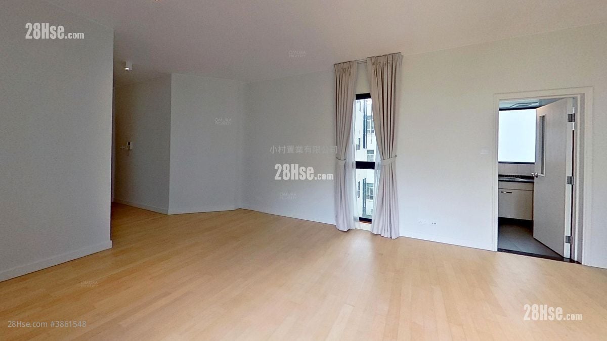 living room: 150 Kennedy Road Rental 3 Bedrooms , 2 Bathrooms 897 ft²