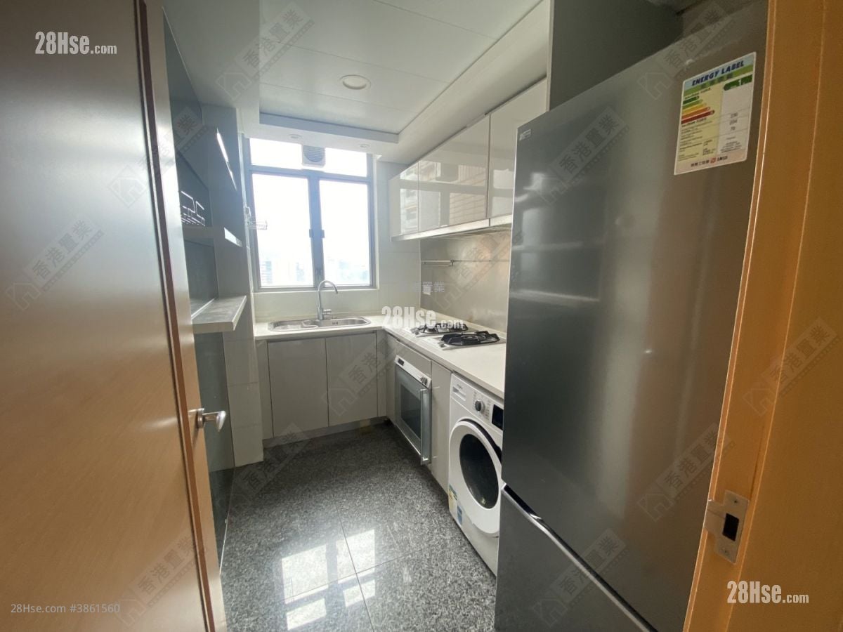 Manhattan Hill Rental 2 Bedrooms , 1 Bathroom 558 ft²