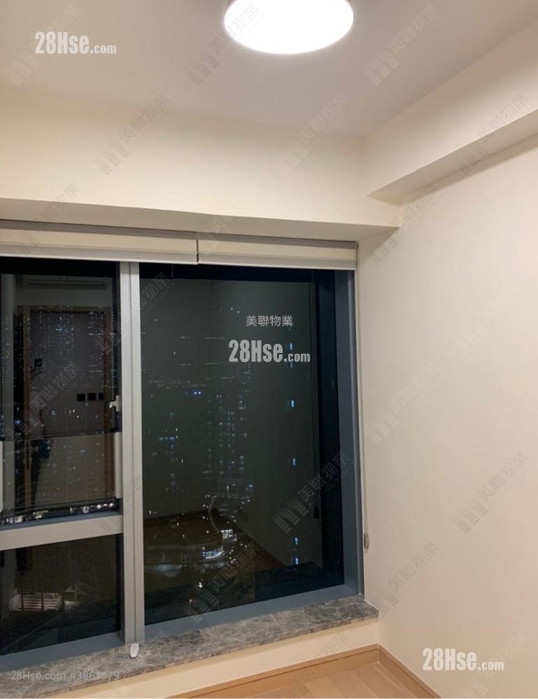 The Parkside Sell 3 Bedrooms 726 ft²