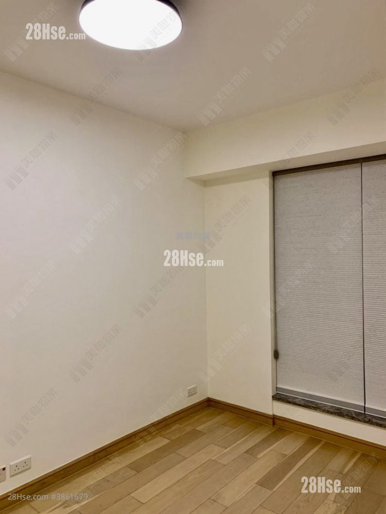 The Parkside Sell 3 Bedrooms 726 ft²