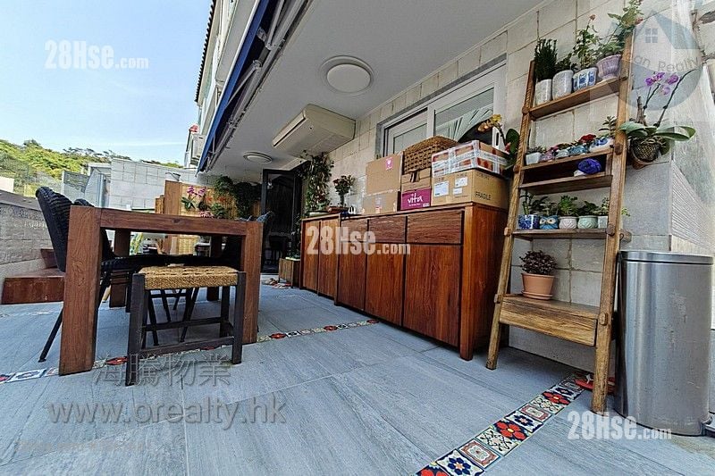Village Rental 2 Bedrooms , 2 Bathrooms 700 ft²